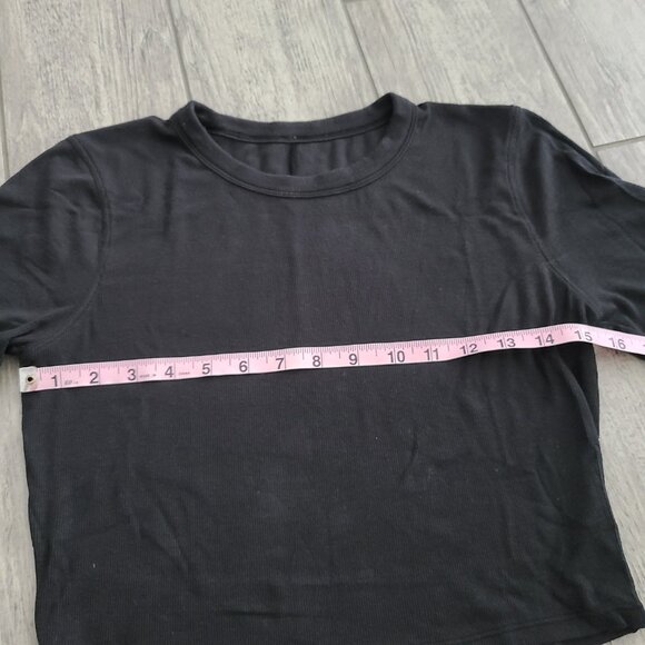 Lululemon Hold Tight Short Sleeve Black Tee Size 8 NWT - Picture 6 of 8